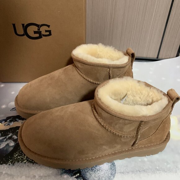 New UGG Women's Classic Ultra Mini Ankle Boot - Picture 2 of 5